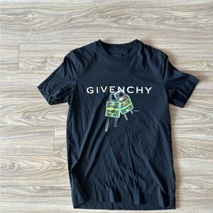Givenchy Tee sz M